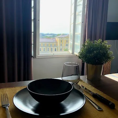 Moow Waterfront View בלגרד